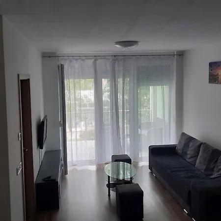 Lido Riviera Apartman *